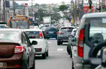  Com 233 mil novos registros, número de emplacamentos sobe 34% no Paraná em 2025